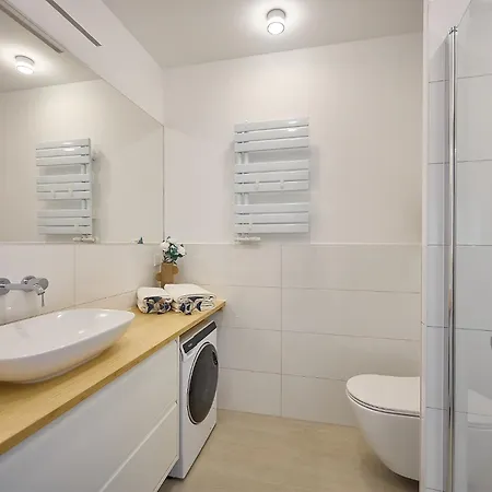 Golden Hour - Slowianski 38 アパート